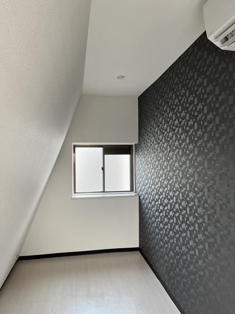 Renovated 2DK Apartment for Sale in Suginami, Tokyo - Thumbnail 4