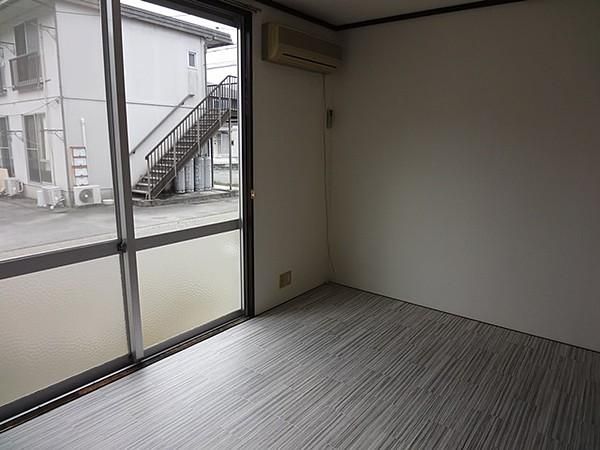 1K Apartment for Rent in Yamaguchi City with Free Internet & Appliances - Thumbnail 4