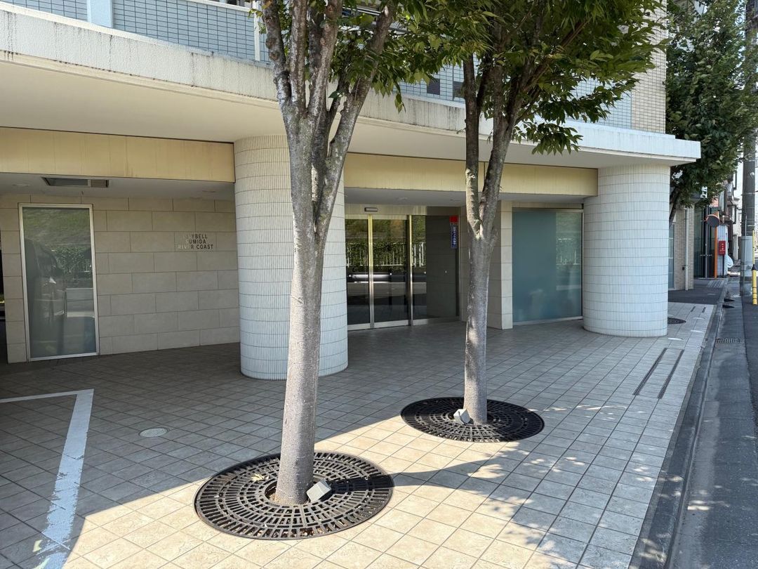 2LDK Apartment for Sale in Sumida, Tokyo with Skytree View - Thumbnail 2