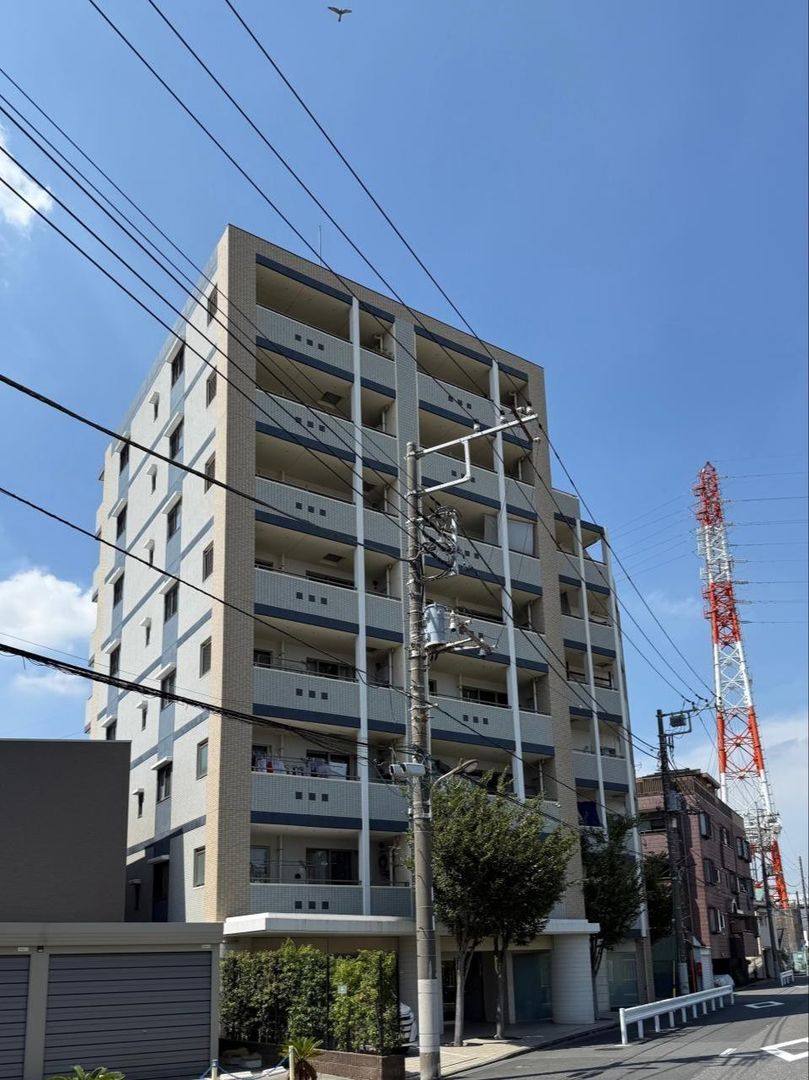 2LDK Apartment for Sale in Sumida, Tokyo with Skytree View - Thumbnail 3