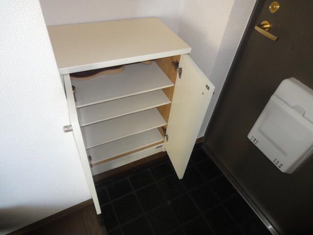 2K Apartment with Huge Roof Balcony in Tama, Tokyo - Thumbnail 4