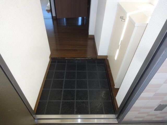 2K Apartment with Huge Roof Balcony in Tama, Tokyo - Thumbnail 3