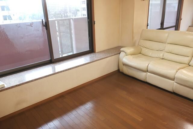 3LDK Apartment for Sale in Izumiotsu, Osaka with Dual Balconies - Thumbnail 4