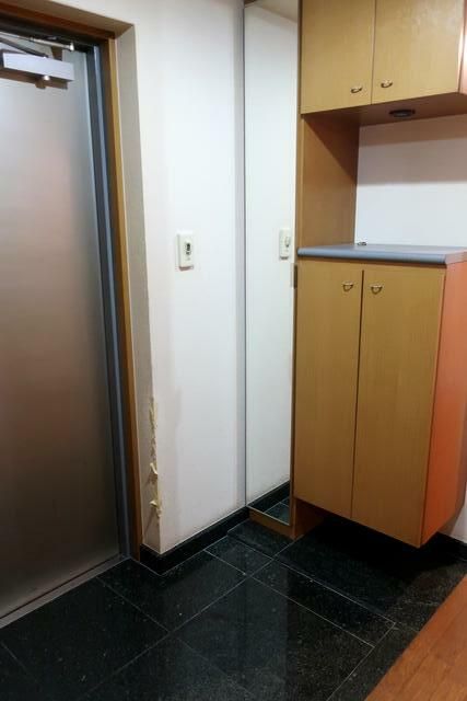 3LDK Apartment for Sale in Izumiotsu, Osaka with Dual Balconies - Thumbnail 3