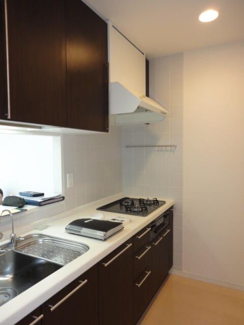 2LDK Investment Condo in Minato, Tokyo - 40-Story Tower - Thumbnail 3