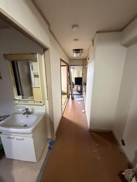 1DK Apartment for Sale near Kumed Station, Kishiwada Osaka - Thumbnail 4