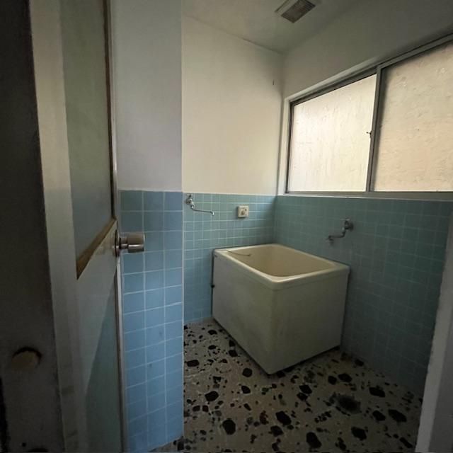 3DK Apartment for Rent in Sasebo, Nagasaki - 13,000 Yen - Thumbnail 2