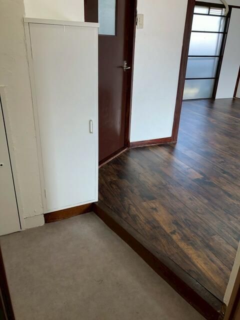Renovated 1LDK Apartment in Kainan, Wakayama - 990,000 Yen - Thumbnail 2