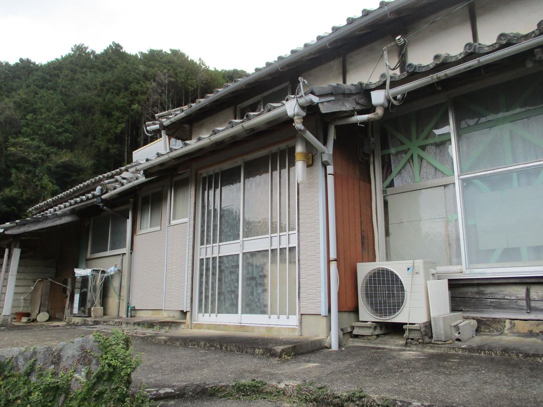 Historic 4DK House with Farmland in Nagasaki - Thumbnail 2