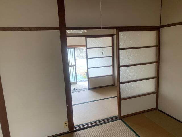 2K Apartment for Rent in Sennan City, Osaka - 32,000 Yen - Thumbnail 4