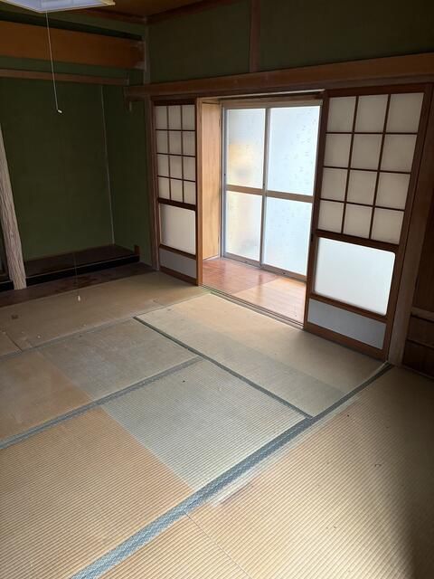 Seaside 3K Single-Story House for Sale in Matsuyama, Ehime - Thumbnail 2