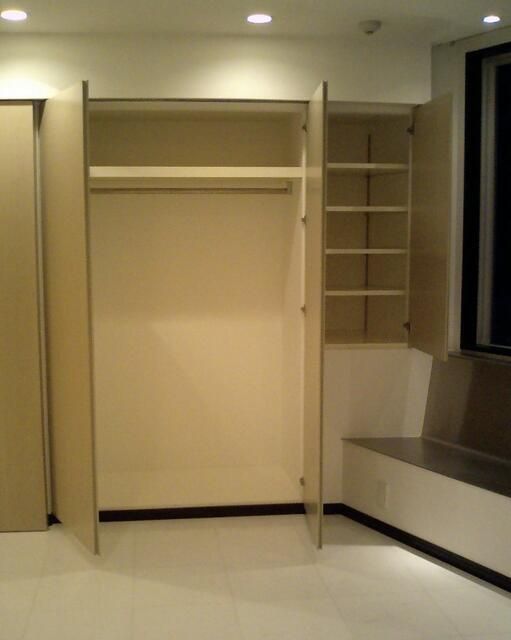 1LDK Apartment for Sale in Shirokane-Takanawa, Minato, Tokyo - Thumbnail 2