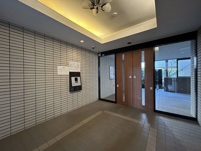 Renovated 3LDK Apartment in Koto Ward Near Oshima Station - Thumbnail 4