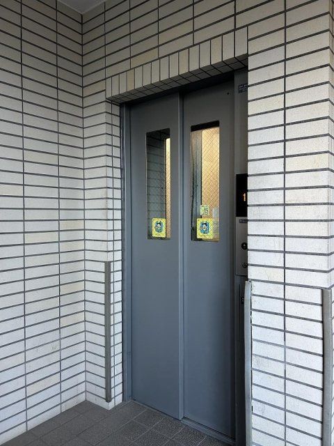 Renovated 3LDK Apartment in Koto Ward Near Oshima Station - Thumbnail 2