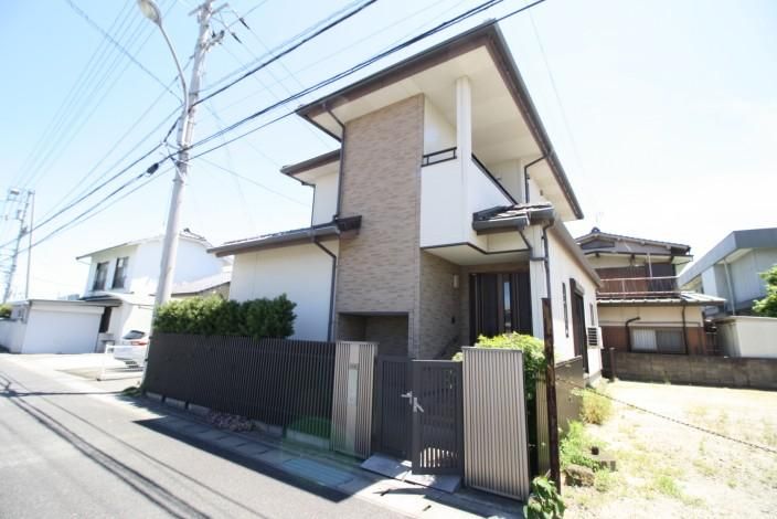 Used 4SLDK Detached House in Kanonji City, Kagawa - 119.12m2 - Thumbnail 2