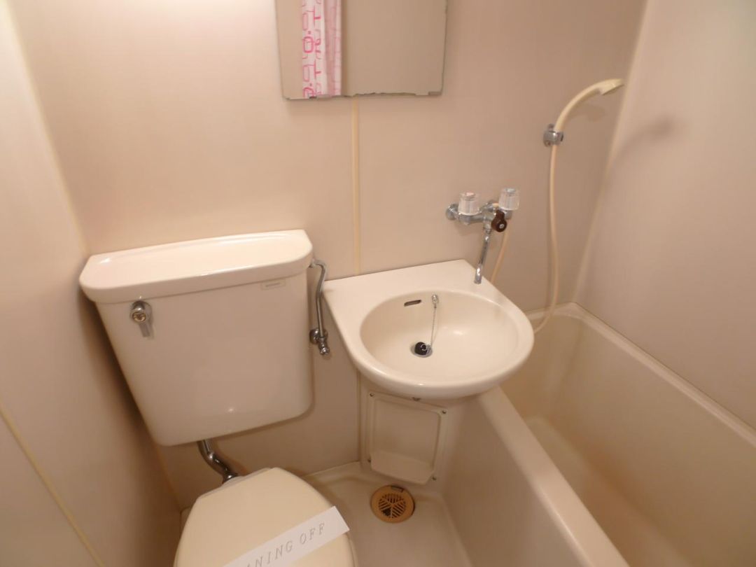 Studio Apartment near Gokokuji Station, Bunkyo, Tokyo for Sale - Thumbnail 4