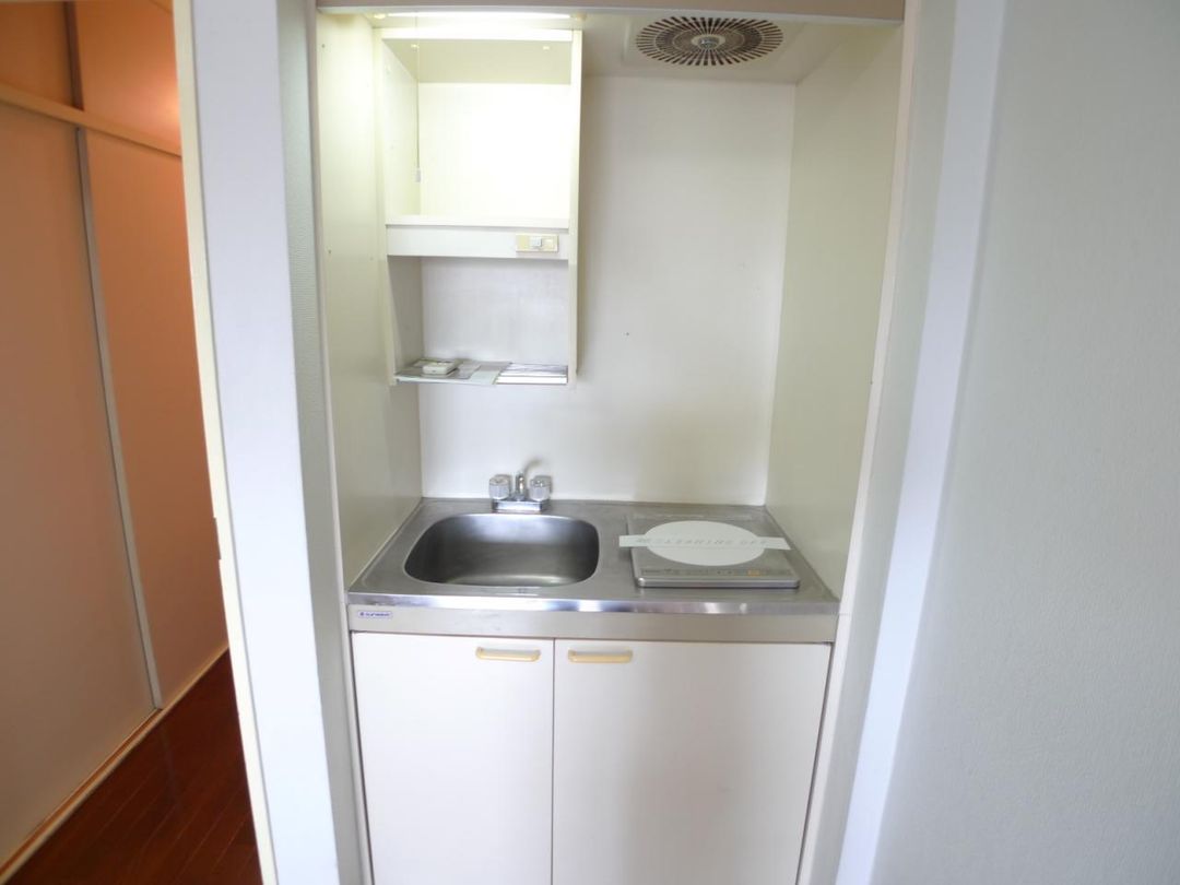 Studio Apartment near Gokokuji Station, Bunkyo, Tokyo for Sale - Thumbnail 3