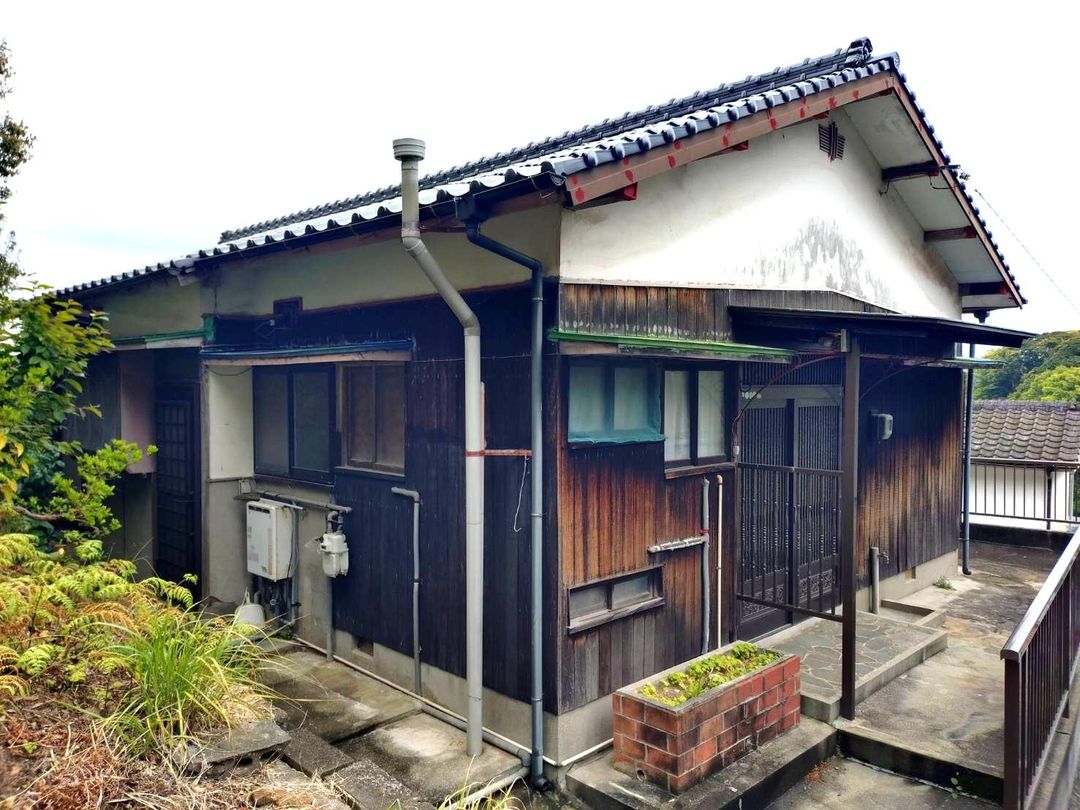 1967 Single-Story House for Sale in Sasebo, Nagasaki - Thumbnail 2