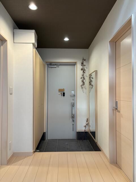 3LDK House for Sale in Toyonaka, Osaka with EV Charging - Thumbnail 2