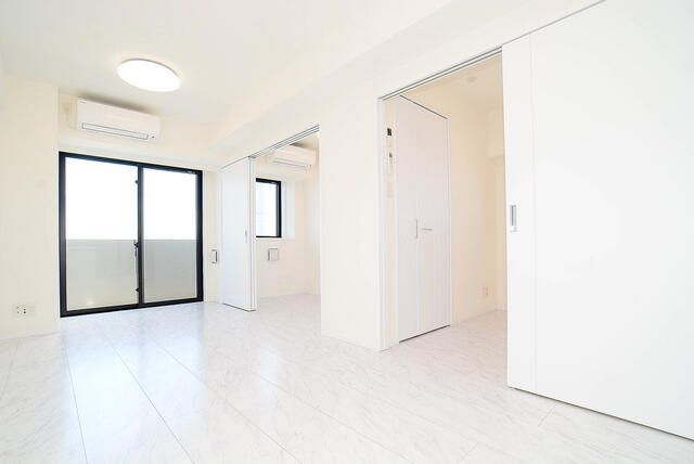 2020-Built 2LDK Apartment for Sale in Asakusa, Taito Ward - Thumbnail 4