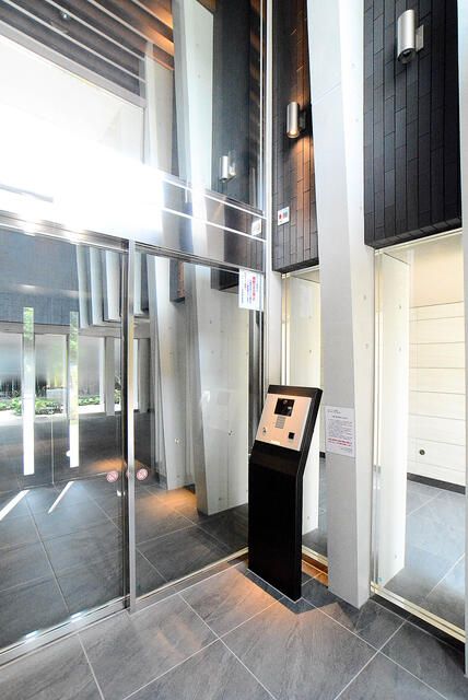 2020-Built 2LDK Apartment for Sale in Asakusa, Taito Ward - Thumbnail 3