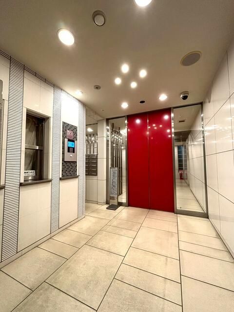 1LDK Apartment for Sale in Ebisu, Shibuya, Tokyo - Thumbnail 2
