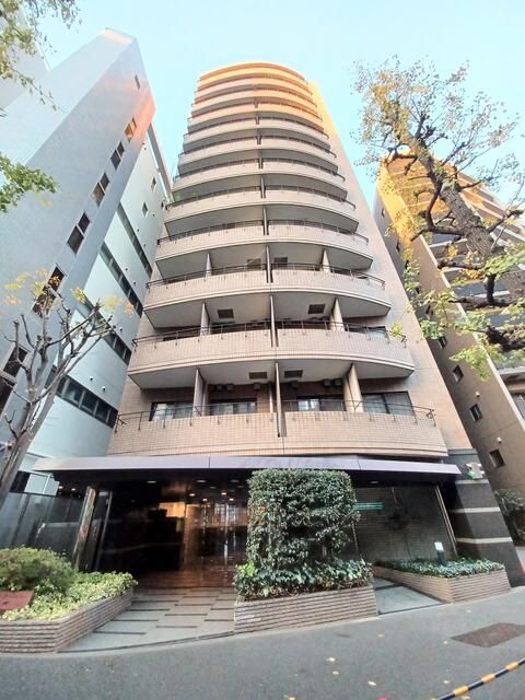 Renovated 2LDK Apartment in Minami-Aoyama, Tokyo | Pet & Office OK - Thumbnail 3