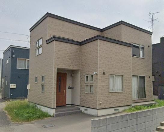 4LDK Family House in Quiet Sapporo Neighborhood with Large Plot - Image 1