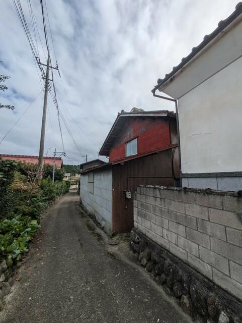 6LDK Wooden House with Large Land and Storage in Annaka, Gunma - Thumbnail 2