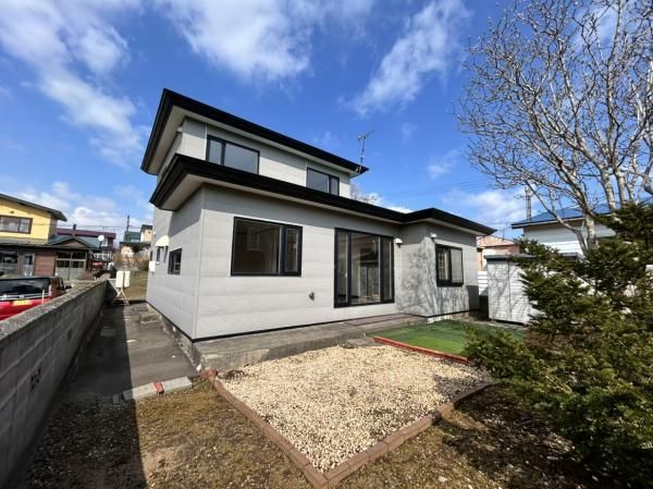 Renovated 4LDK House for Sale in Muroran, Hokkaido - Thumbnail 2