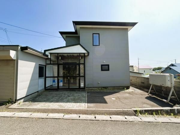 Renovated 4LDK House for Sale in Muroran, Hokkaido - Thumbnail 3
