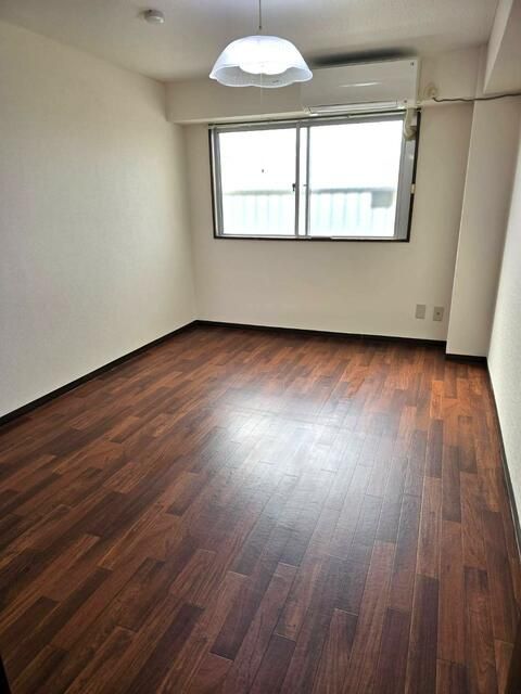 1DK Apartment for Rent in Nishiyodogawa, Osaka - No Key Money - Thumbnail 2