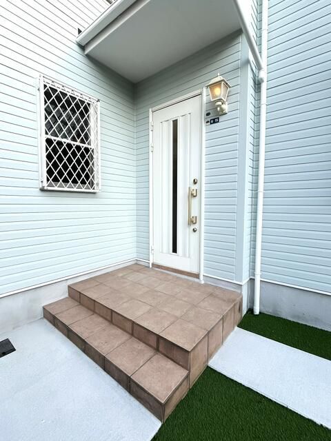 Renovated 4LDK Detached House for Sale in Yokohama Tsurumi - Thumbnail 3