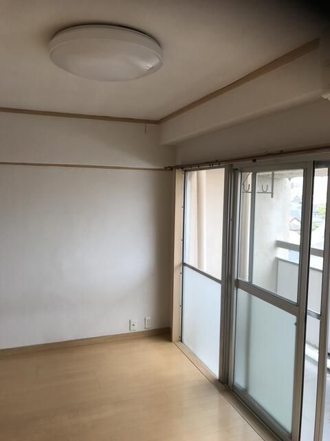 1K Apartment for Sale in Meguro, Tokyo - Investment Property - Thumbnail 3