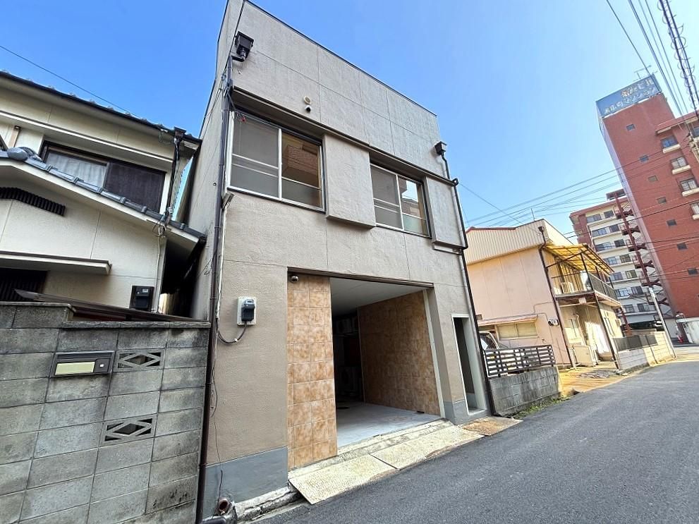 Renovated 2DK House in Takamatsu with Parking - Thumbnail 3