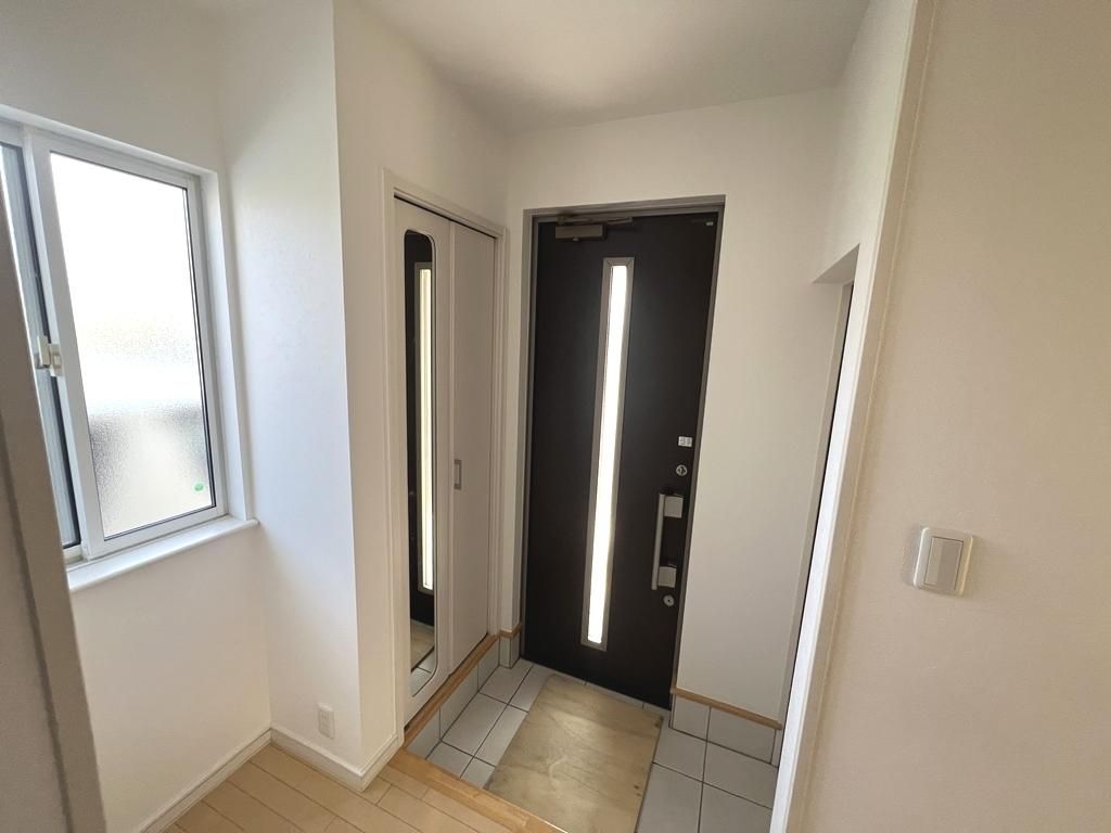 4LDK Used Detached House in Takamatsu, Kagawa - 111.78 sqm - Thumbnail 2