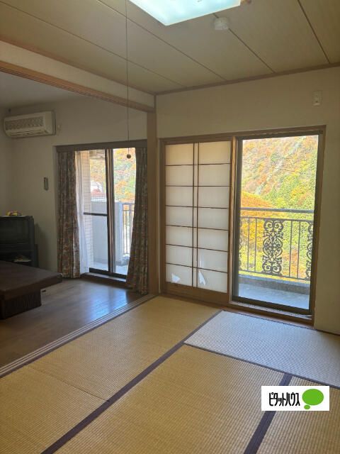 1LDK Apartment for Sale in Unazuki Onsen, Kurobe, Toyama - Thumbnail 4