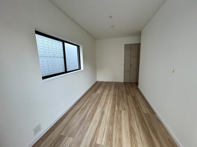 Renovated 3LDK House with Underground Garage near Nakayama Station - Image 1