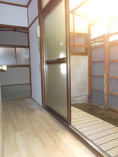 2DK Detached House for Rent in Neyagawa, Osaka - No Deposit - Thumbnail 3