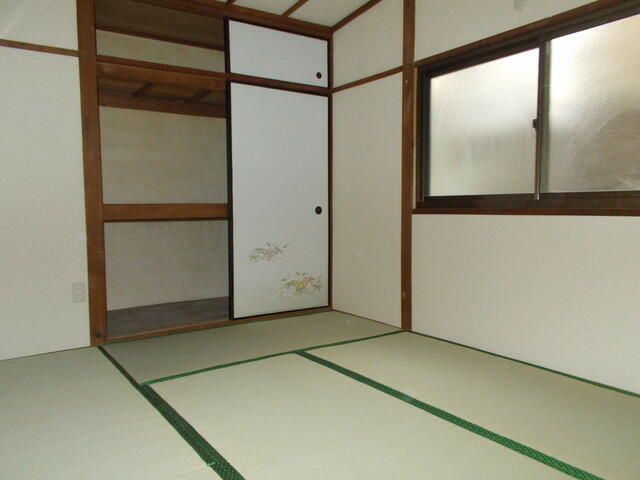 2DK Detached House for Rent in Neyagawa, Osaka - No Deposit - Thumbnail 4