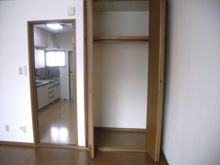1K Apartment for Rent in Quiet Aomori Neighborhood - 28,000 Yen - Thumbnail 3
