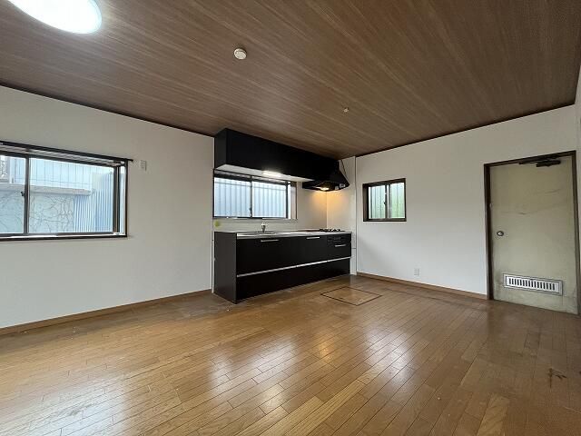 Renovated 5SLDK House for Sale in Ami, Ibaraki - Thumbnail 3