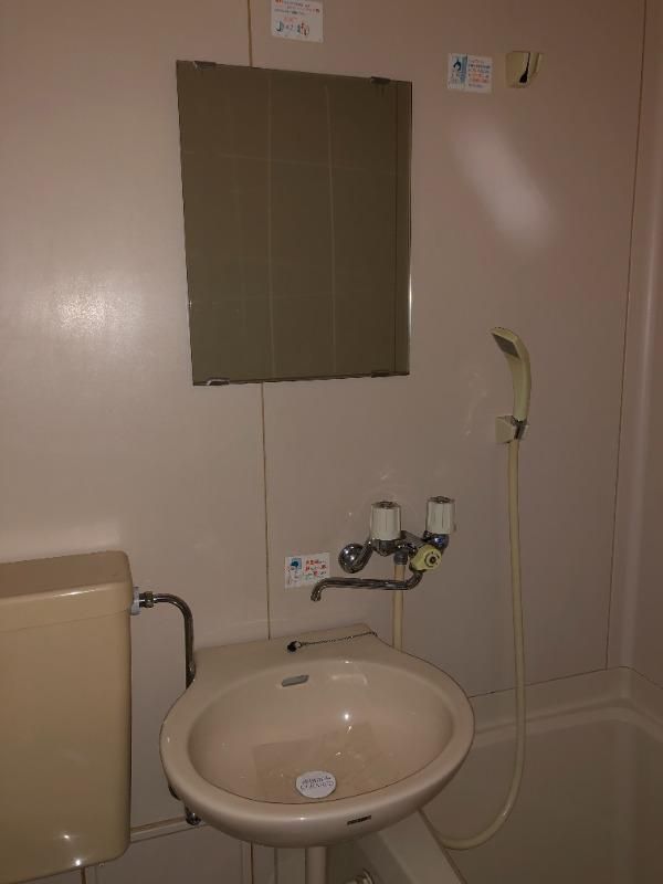 1K Apartment for Rent in Tsuyama, Okayama - 12.71 sqm - Thumbnail 4