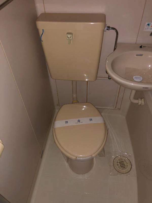 1K Apartment for Rent in Tsuyama, Okayama - 12.71 sqm - Thumbnail 2