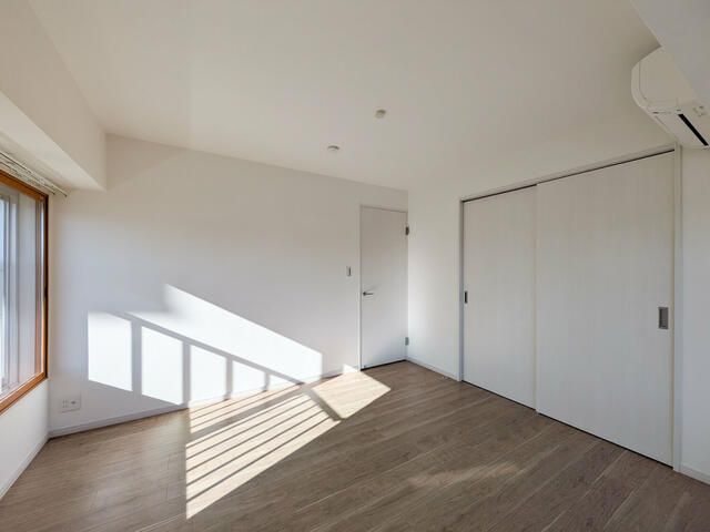 2LDK Apartment for Sale in Itabashi, Tokyo - 70.43 sqm - Thumbnail 3