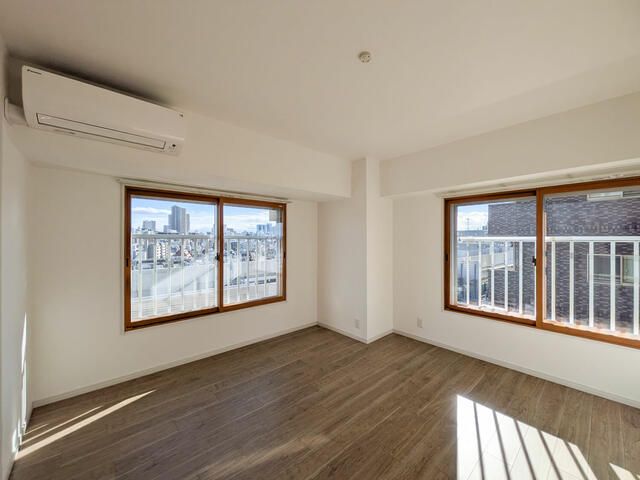2LDK Apartment for Sale in Itabashi, Tokyo - 70.43 sqm - Thumbnail 2