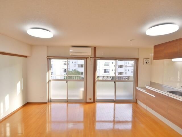 2LDK Investment Apartment in Itabashi, Tokyo | 2020 Renovated - Thumbnail 3