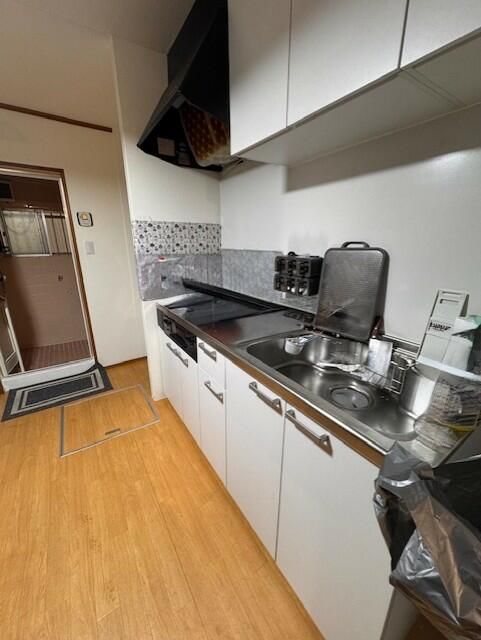 Renovated 2LDK Terrace House in Osaka's Ikuno Ward - Thumbnail 4