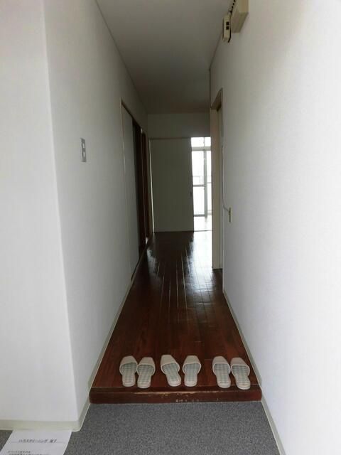 3DK Apartment for Rent in Higashiosaka, Osaka - 50,000 Yen - Thumbnail 2