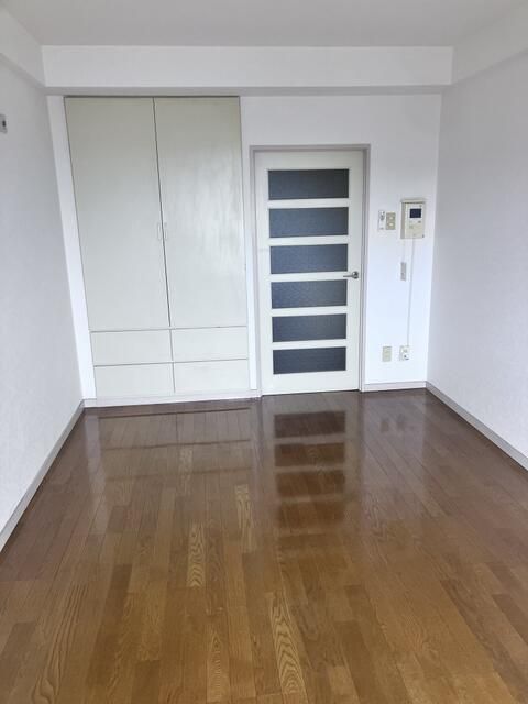 10th Floor 1K Apartment for Sale with Views in Matsuyama - Thumbnail 4